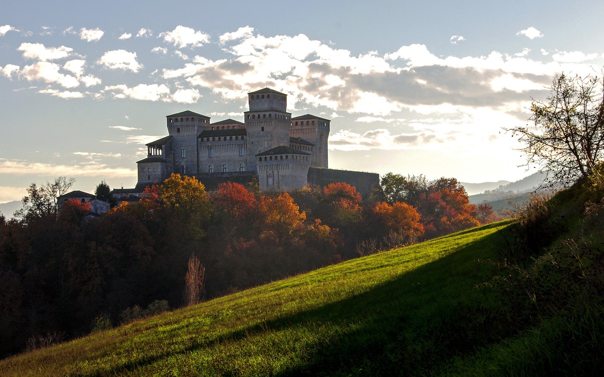 Ecco uno dei più bei castelli di Parma: il castello di Torrechiara